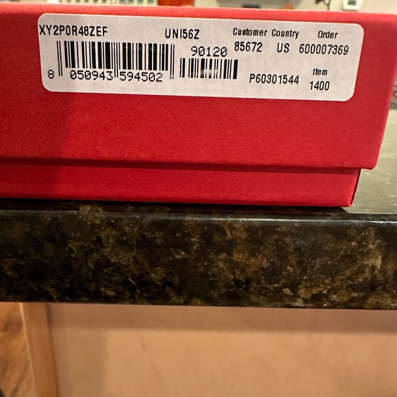 Valentino Garavani Neck Wallet - Picture 2 of 6